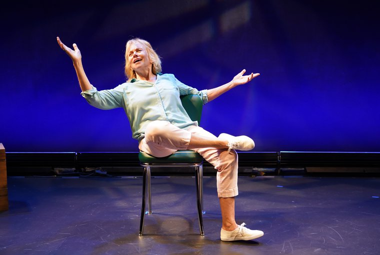 Linda Purl in CRAZY MAMA