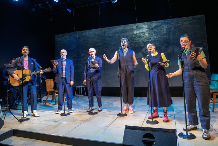 Michael Castillejos, Trey Lyford, Jennifer Morris, Heath Saunders, Colleen Werthmann, and Aysan Celik in ARTIFICIAL FLAVORS