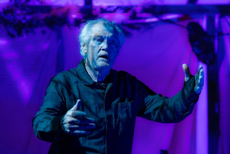 Andy Robinson in SUKKOT