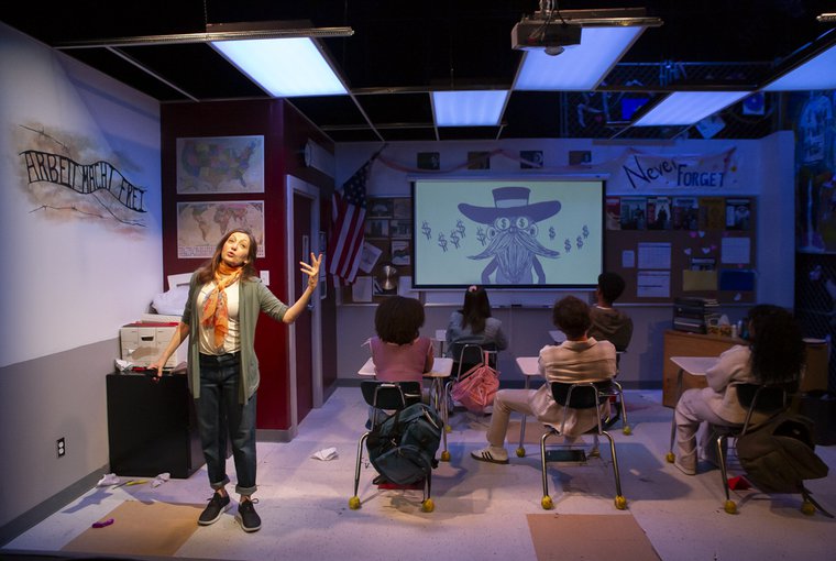 Annabelle Gurwitch in ROOM 1214