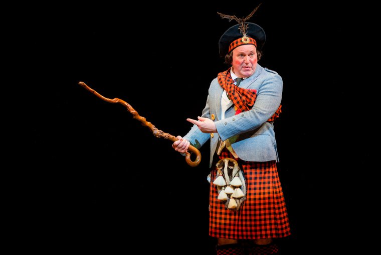 Jamie MacDougall in LAUDER: SCOTLAND'S KILTED KING OF BROADWAY