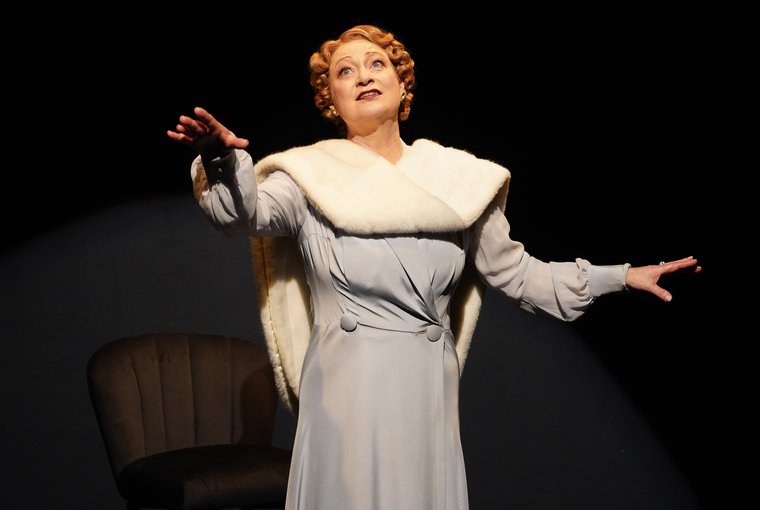 Lucy Stevens in GERTRUDE LAWRENCE: A LOVELY WAY TO SPEND AN EVENING