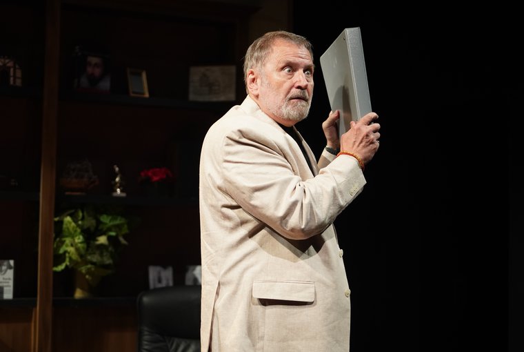 Brian Dykstra in POLISHING SHAKESPEARE