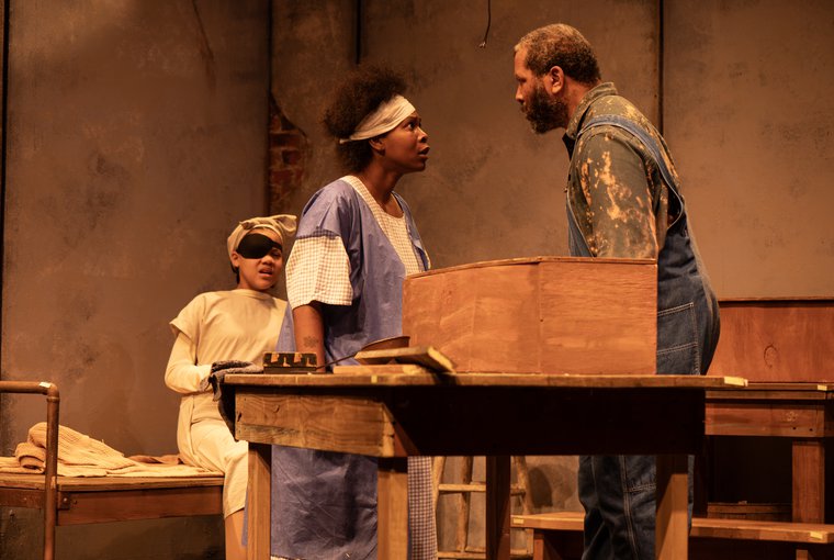 Sidney Hatcher, Wadiah Waliah, and Benjamin Rowe in THE HOUSE OF THE NEGRO INSANE