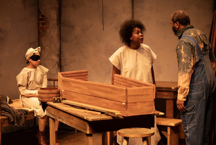 Sidney Hatcher, Wadiah Waliah, and Benjamin Rowe in THE HOUSE OF THE NEGRO INSANE