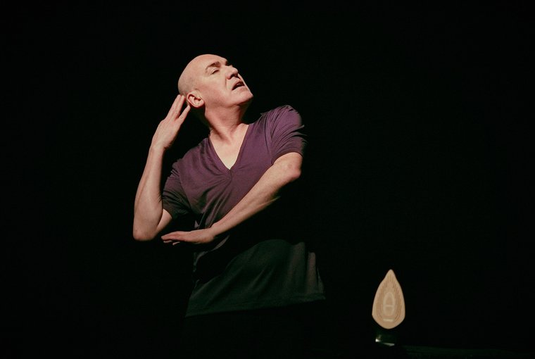 Pat Kinevane in KING